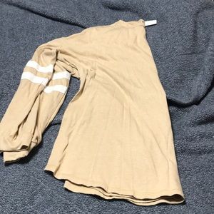 Worn once. Super top mustard top